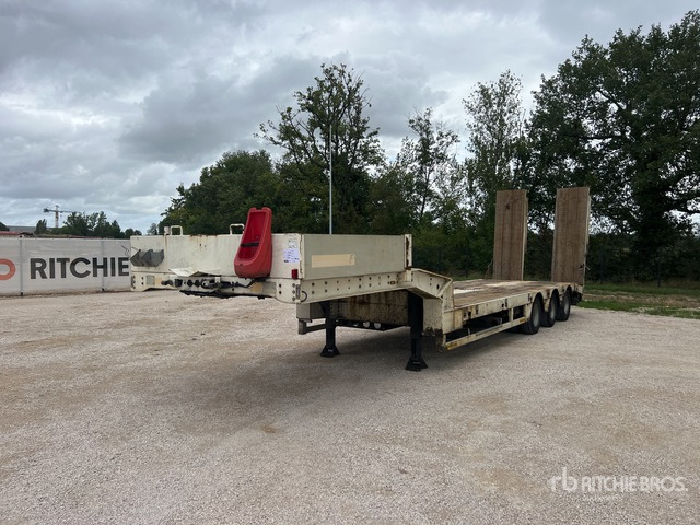 2006 Faymonville TL Tri/A Semi-Remorque Porte-Engin ... Lowboy Trailer - Низькорамна платформа напівпричіп: фото 2 2006 Faymonville TL Tri/A Semi-Remorque Porte-Engin ... Lowboy Trailer - Низькорамна платформа напівпричіп: фото 2