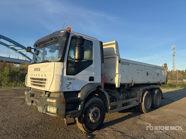 2007 Iveco Trakker 360 6x4 Camion Benne 6x4 S/A Dump Truck - Самоскид вантажівка: фото 1 2007 Iveco Trakker 360 6x4 Camion Benne 6x4 S/A Dump Truck - Самоскид вантажівка: фото 1