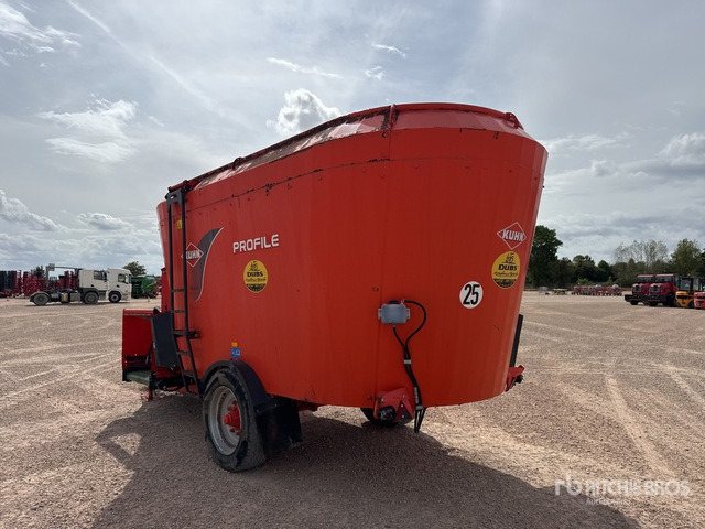 2011 Kuhn Profile 1880 Melangeuse Distributrice Livestock Feeder - Кормороздавач: фото 3 2011 Kuhn Profile 1880 Melangeuse Distributrice Livestock Feeder - Кормороздавач: фото 3