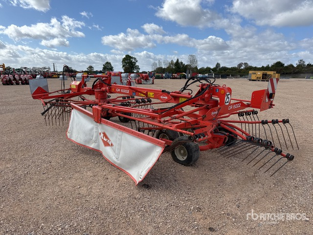 2012 Kuhn GA 6002 6 m Semi-Mount 2 Rotor Andaineur Hay Rake - Сіноворушилка: фото 3 2012 Kuhn GA 6002 6 m Semi-Mount 2 Rotor Andaineur Hay Rake - Сіноворушилка: фото 3