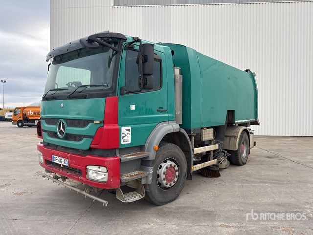 2012 Mercedes-Benz Axor 2012 Brock 7M3 on Balayeuse Sweeper Truck - Підмітально-прибиральна машина: фото 1 2012 Mercedes-Benz Axor 2012 Brock 7M3 on Balayeuse Sweeper Truck - Підмітально-прибиральна машина: фото 1