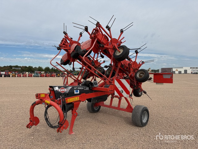 2014 Kuhn GF 10802 T G2 10.8 m 2-Point 10 Rotor Faneuse Hay Tedder - Сіноворушилка: фото 1 2014 Kuhn GF 10802 T G2 10.8 m 2-Point 10 Rotor Faneuse Hay Tedder - Сіноворушилка: фото 1