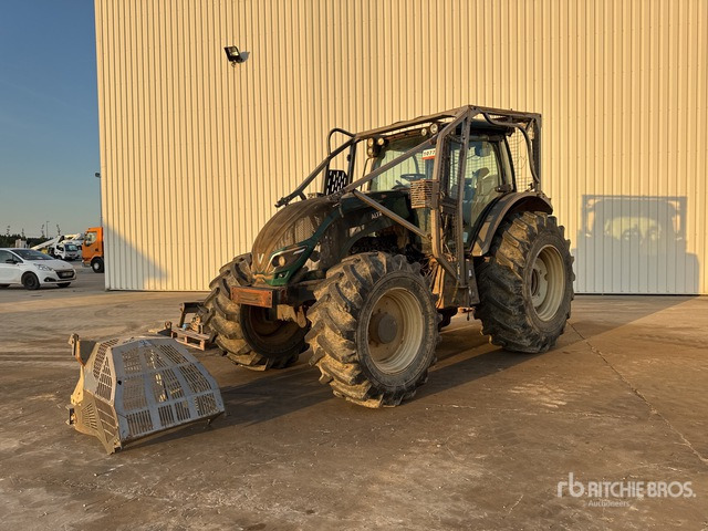 2017 Valtra T174 (Inoperable) 4WD Tractor - Трактор: фото 1 2017 Valtra T174 (Inoperable) 4WD Tractor - Трактор: фото 1