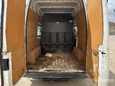 Вантажівка з закритим кузовом FORD TRANSIT 4x2 Camion Fourgon: фото 17