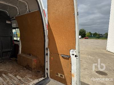 Вантажівка з закритим кузовом FORD TRANSIT 4x2 Camion Fourgon: фото 19