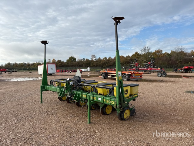 John Deere 7300 Max Emerge 2 Planter - Сівалка: фото 2 John Deere 7300 Max Emerge 2 Planter - Сівалка: фото 2