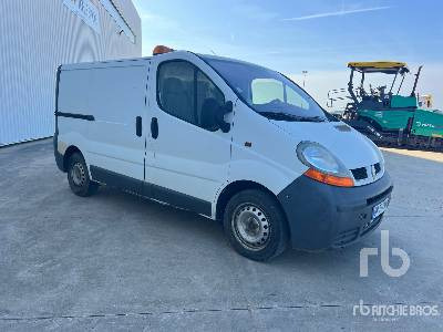 RENAULT TRAFIC Camion Fourgon - Вантажівка з закритим кузовом: фото 4 RENAULT TRAFIC Camion Fourgon - Вантажівка з закритим кузовом: фото 4