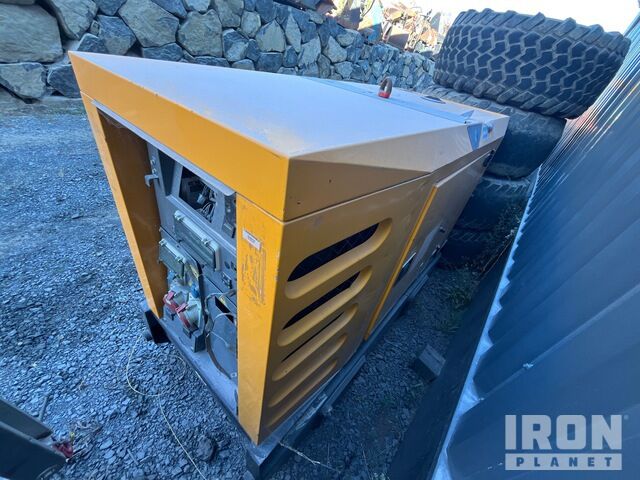 Sdmo R44 Generator Set - Електричний генератор: фото 3 Sdmo R44 Generator Set - Електричний генератор: фото 3