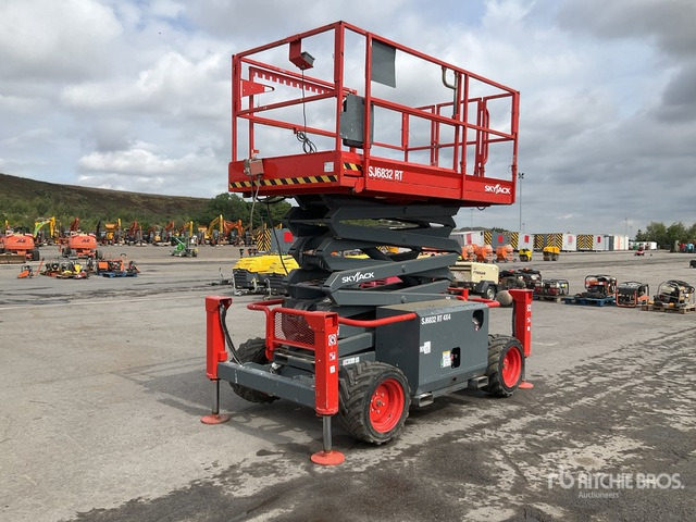 2015 Skyjack SJ6832 RT 4x4 Diesel Scissor Lift - Ножичний підйомник: фото 2 2015 Skyjack SJ6832 RT 4x4 Diesel Scissor Lift - Ножичний підйомник: фото 2
