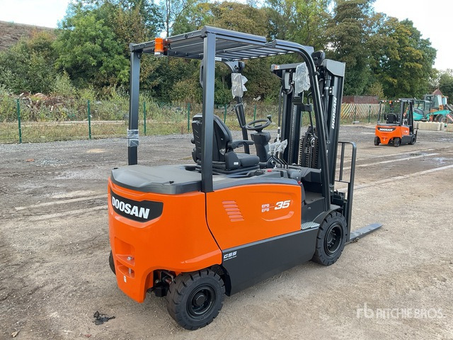 2024 Doosan B35X-7 PLUS 2024 Doosan B35X-7 PLUS 3500 kg Electric Forklift - (Unused) Electric Forklift - Електронавантажувач: фото 4 2024 Doosan B35X-7 PLUS 2024 Doosan B35X-7 PLUS 3500 kg Electric Forklift - (Unused) Electric Forklift - Електронавантажувач: фото 4
