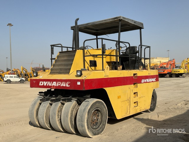 2002 Dynapac CP 271 9 Wheel Pneumatic Roller - Коток пневмоколісний: фото 1 2002 Dynapac CP 271 9 Wheel Pneumatic Roller - Коток пневмоколісний: фото 1
