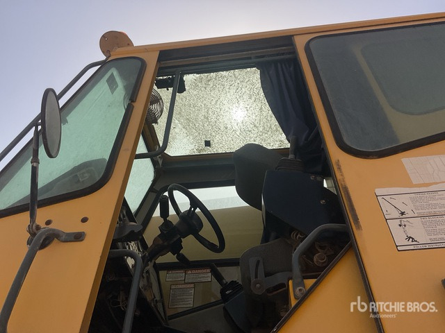 2007 Grove RT700E 55 ton 4x4x4 (Inoperable) Rough Terrain Crane - Короткобазний кран: фото 4 2007 Grove RT700E 55 ton 4x4x4 (Inoperable) Rough Terrain Crane - Короткобазний кран: фото 4