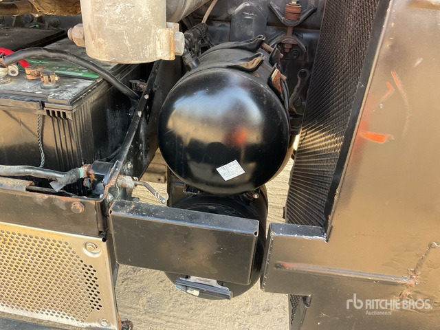 2012 Mercedes-Benz Unimog 500 4x4 Solar Panel Cleaning Truck :Misc. Truck - Підмітально-прибиральна машина: фото 4 2012 Mercedes-Benz Unimog 500 4x4 Solar Panel Cleaning Truck :Misc. Truck - Підмітально-прибиральна машина: фото 4