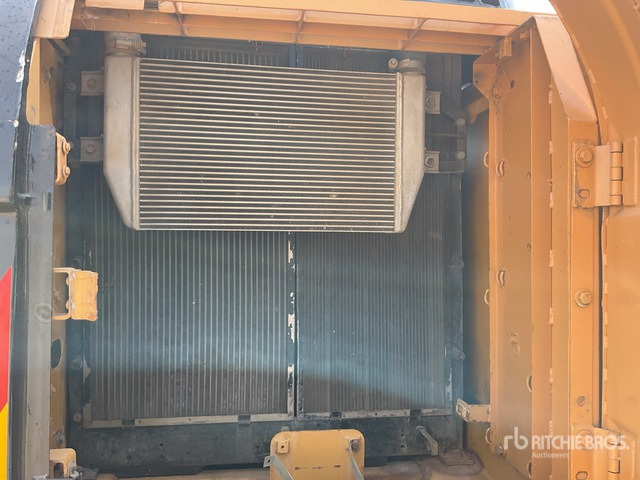 Гусеничний екскаватор 2013 Cat 320D2: фото 6