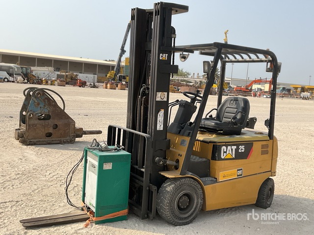 2014 Cat EP25K-PAC 2.5 ton Electric Forklift - Електронавантажувач: фото 2 2014 Cat EP25K-PAC 2.5 ton Electric Forklift - Електронавантажувач: фото 2