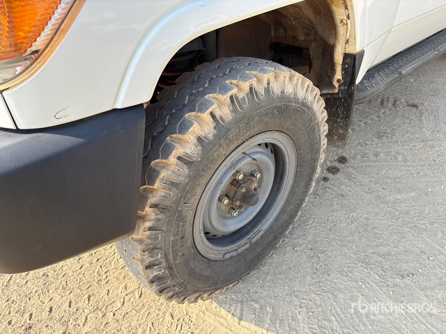 2018 Toyota Land Cruiser 78R 4x4 SUV - Позашляховик: фото 4 2018 Toyota Land Cruiser 78R 4x4 SUV - Позашляховик: фото 4