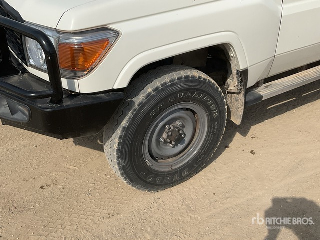2021 Toyota Land Cruiser 76L 4x4 SUV - Позашляховик: фото 5 2021 Toyota Land Cruiser 76L 4x4 SUV - Позашляховик: фото 5