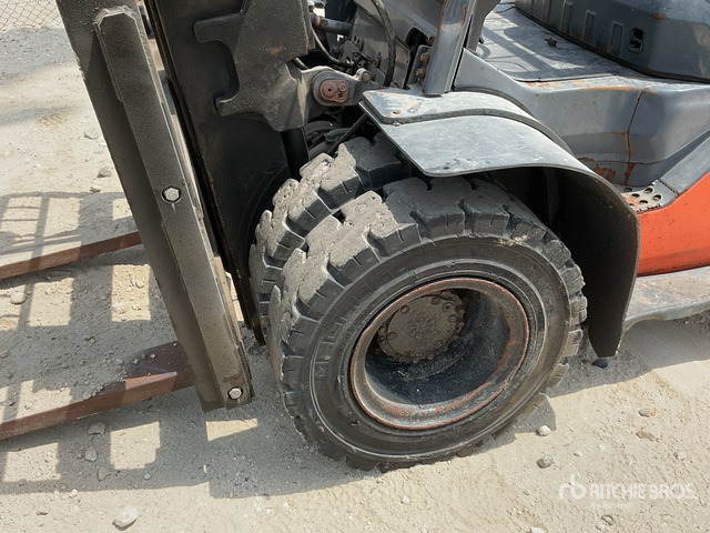 Toyota 8FD70U - Дизельний навантажувач: фото 5 Toyota 8FD70U - Дизельний навантажувач: фото 5