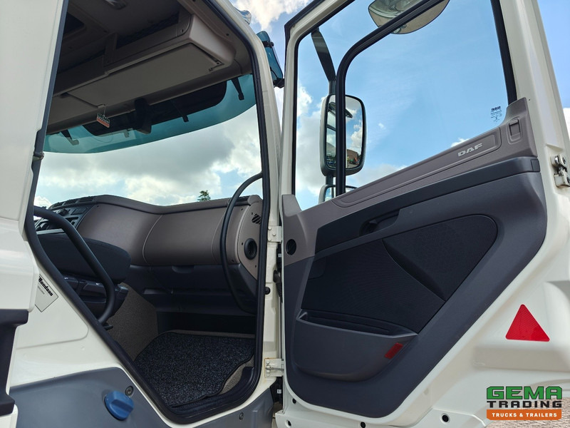 Автовоз вантажівка DAF CF 430 FAX 8x2/6 Dagcabine Euro6D - Machine Transporter + 2assige Aanhanger - Hydraulische Rampen - Afneembare 10.000L WaterTank - 20.000km! Origineel: фото 15