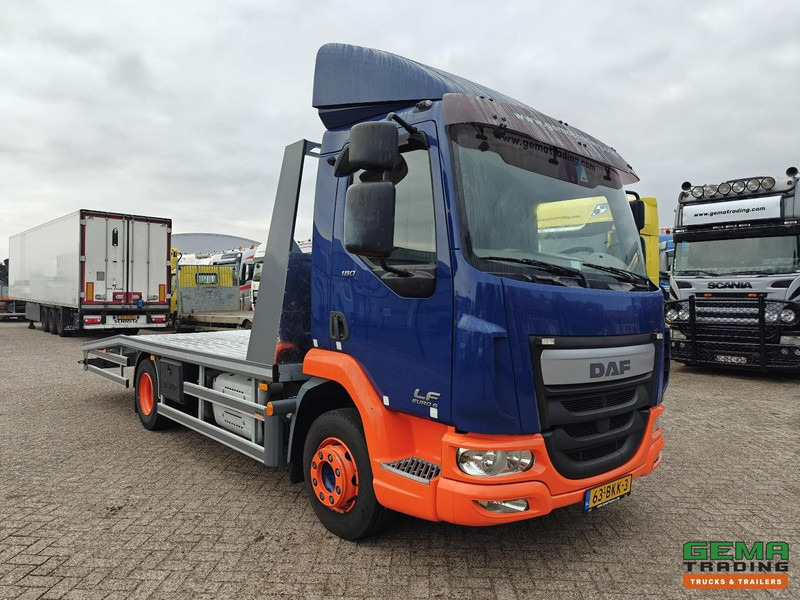 DAF LF 180 FA 4x2 Dagcab Euro6C - Oprijwagen/Machine transporter 5.3m + Lier 5900kg - Trekhaak - 09/2026 APK - NieuweOPbouw! - Автовоз вантажівка: фото 3 DAF LF 180 FA 4x2 Dagcab Euro6C - Oprijwagen/Machine transporter 5.3m + Lier 5900kg - Trekhaak - 09/2026 APK - NieuweOPbouw! - Автовоз вантажівка: фото 3