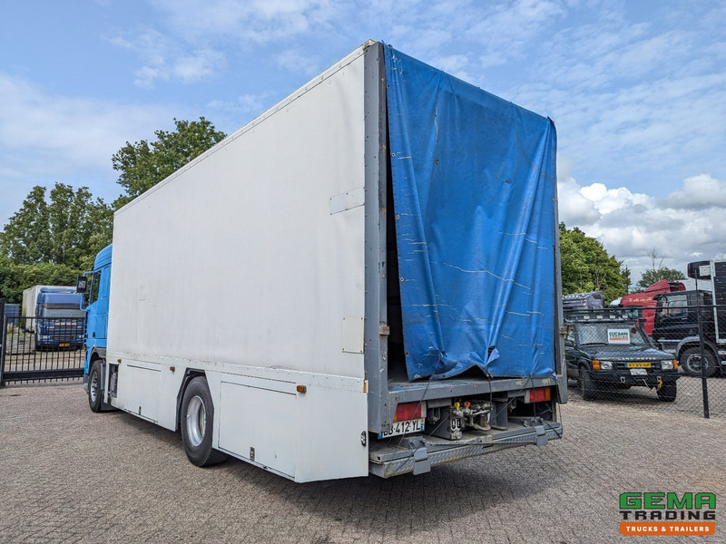 DAF XF95.430 4x2 Spacecab Euro2 - Retarder - Geslotenbak 7.7m - Handgeschakeld - Vangmuil - Вантажівка з закритим кузовом: фото 4 DAF XF95.430 4x2 Spacecab Euro2 - Retarder - Geslotenbak 7.7m - Handgeschakeld - Vangmuil - Вантажівка з закритим кузовом: фото 4