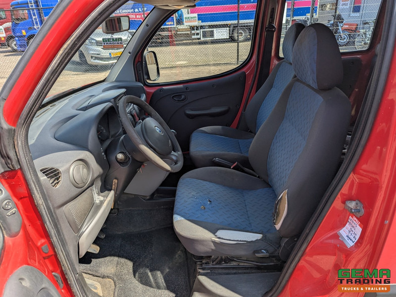 Fiat Doblò 1.9 JTD Euro4 - Handgeschakeld - Trekhaak - Легковий фургон: фото 5 Fiat Doblò 1.9 JTD Euro4 - Handgeschakeld - Trekhaak - Легковий фургон: фото 5