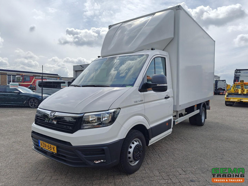 MAN TGE 3.180 4x2 Dagcabine Euro6D - GeslotenBak 4.2m + Laadklep 750KG - Dubbellucht - 5500km! NIEUWSTAAT! ONGEBRUIKT! - Фургон з закритим кузовом: фото 1 MAN TGE 3.180 4x2 Dagcabine Euro6D - GeslotenBak 4.2m + Laadklep 750KG - Dubbellucht - 5500km! NIEUWSTAAT! ONGEBRUIKT! - Фургон з закритим кузовом: фото 1