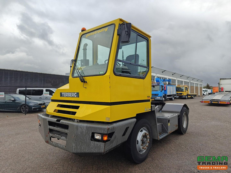 Terberg YT180 Schotel 25T - Naafreductie - Cummins - Landbouw Kenteken 40km/h - Термінальний трактор: фото 1 Terberg YT180 Schotel 25T - Naafreductie - Cummins - Landbouw Kenteken 40km/h - Термінальний трактор: фото 1