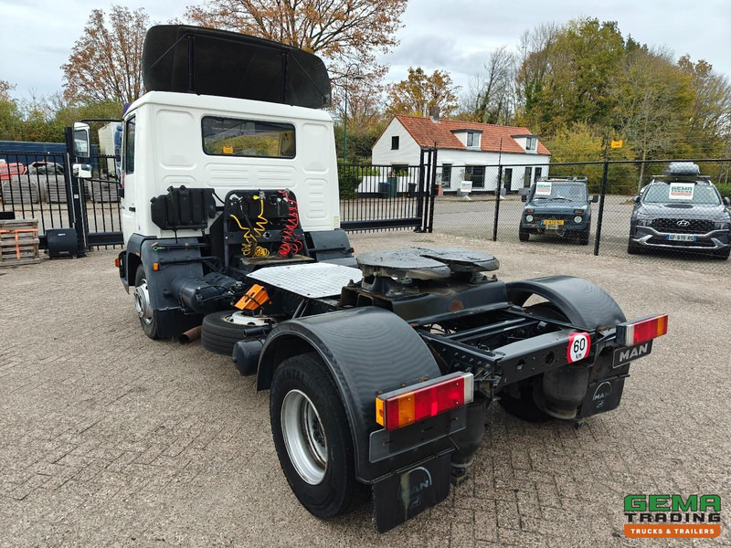 MAN LE 10.220 4x2 Dagcabine Euro3 - Handgeschakeld - Analoge Tachograaf - 195.000km - Тягач: фото 4 MAN LE 10.220 4x2 Dagcabine Euro3 - Handgeschakeld - Analoge Tachograaf - 195.000km - Тягач: фото 4