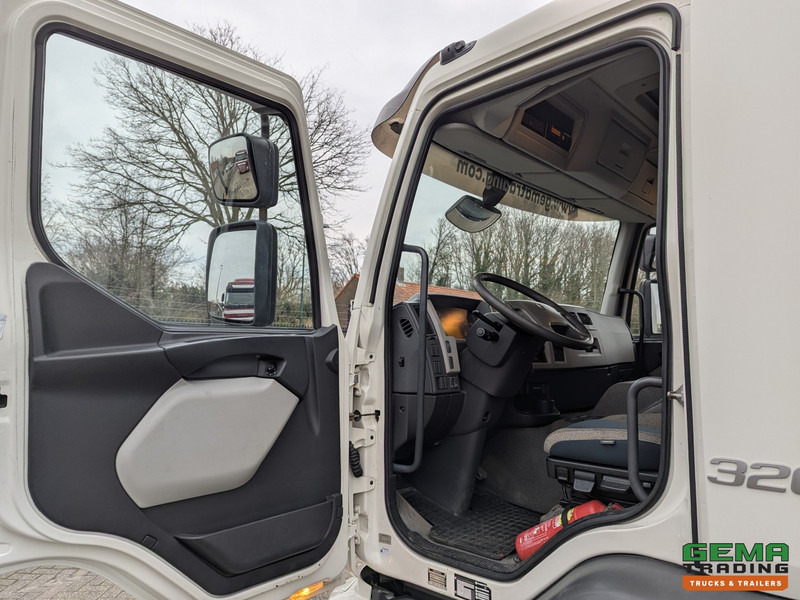 Interior photo 1: Вантажівка з закритим кузовом Volvo FE320 4x2 Dagcab Euro6 - Gesloten Opbouw 7.6m + Laadklep 2000KG - ZijDeuren - VolledigLuchtgeveerd