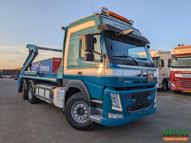 Volvo FM 460 6x2/4 Globetrotter Euro6 - JOAB PortaalSysteem 18T - Uitschuifbaar - Afstandbediening - VangmuilKoppeling - Скіповий навантажувач вантажівка: фото 2 Volvo FM 460 6x2/4 Globetrotter Euro6 - JOAB PortaalSysteem 18T - Uitschuifbaar - Afstandbediening - VangmuilKoppeling - Скіповий навантажувач вантажівка: фото 2