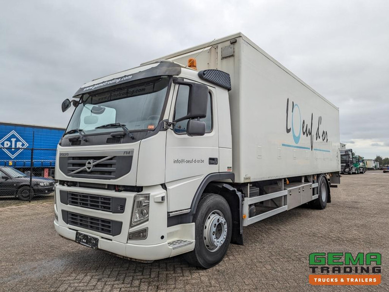 Volvo FM330 4x2 Daycab Euro5 KuikenBak 8.2m + Webasto Heater + Dhollandia 2000KG - Для перевезення худоби вантажівка: фото 1 Volvo FM330 4x2 Daycab Euro5 KuikenBak 8.2m + Webasto Heater + Dhollandia 2000KG - Для перевезення худоби вантажівка: фото 1