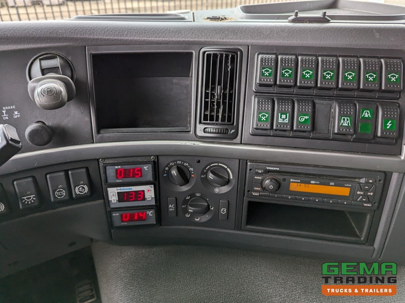 Рефрижератор вантажівка Volvo FM330 4x2 Daycab Euro5 KuikenBak 8.2m + Webasto Heater + Dhollandia 2000KG (V799): фото 18