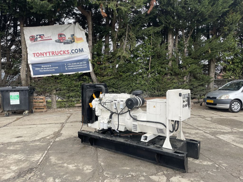 Perkins 100 KVA Generator 3 Phase - Електричний генератор: фото 1 Perkins 100 KVA Generator 3 Phase - Електричний генератор: фото 1