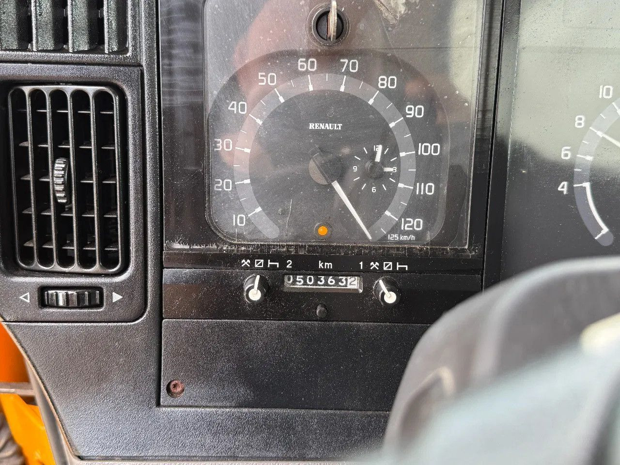 Самоскид вантажівка Renault Kerax 400 6X6 Tipper Spring/spring ZF Man Gear E: фото 19