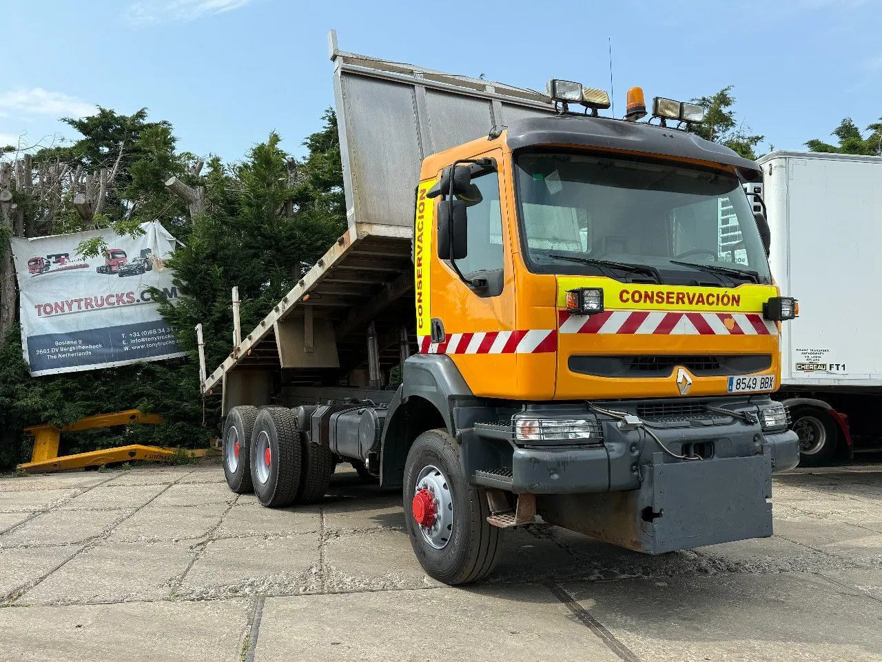 Renault Kerax 400 6X6 Tipper Spring/spring ZF Man Gear E - Самоскид вантажівка: фото 1 Renault Kerax 400 6X6 Tipper Spring/spring ZF Man Gear E - Самоскид вантажівка: фото 1