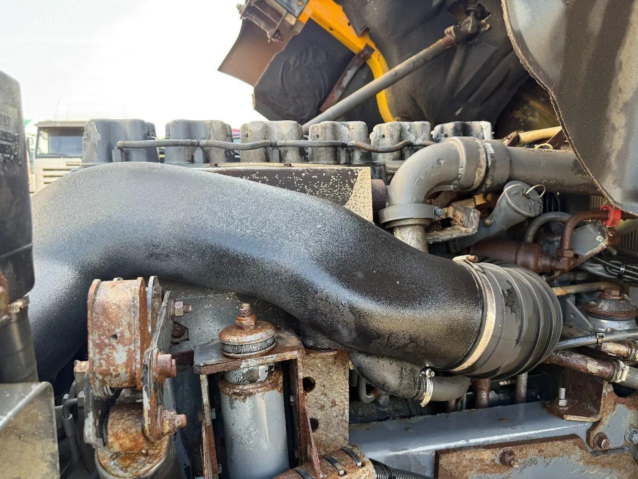Самоскид вантажівка Renault Kerax 400 6X6 Tipper Spring/spring ZF Man Gear E: фото 25