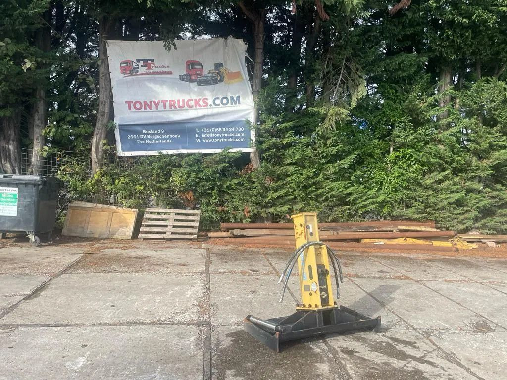 Soosan SB30 Hydraulic Breaker Skid steer Soosan SB30 Hydraulic Breaker Skid steer - Гідравлічний молот в категорії Будівельна техніка: фото 1 Soosan SB30 Hydraulic Breaker Skid steer Soosan SB30 Hydraulic Breaker Skid steer - Гідравлічний молот в категорії Будівельна техніка: фото 1