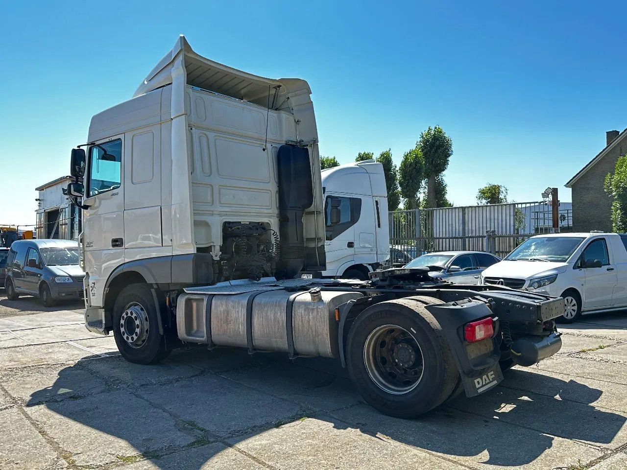 DAF XF 460 4X2 Tractor-unit Spring/Air Retarder ACC DAF XF 460 4X2 Tractor-unit Spring/Air Retarder ACC - Тягач: фото 3 DAF XF 460 4X2 Tractor-unit Spring/Air Retarder ACC DAF XF 460 4X2 Tractor-unit Spring/Air Retarder ACC - Тягач: фото 3