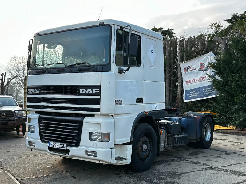 DAF XF 95.380 4X2 Tractor-unit Spring/Air ZF Manual Euro2 PTO - Тягач: фото 2 DAF XF 95.380 4X2 Tractor-unit Spring/Air ZF Manual Euro2 PTO - Тягач: фото 2
