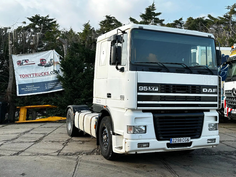 DAF XF 95.380 4X2 Tractor-unit Spring/Air ZF Manual Euro2 PTO - Тягач: фото 1 DAF XF 95.380 4X2 Tractor-unit Spring/Air ZF Manual Euro2 PTO - Тягач: фото 1