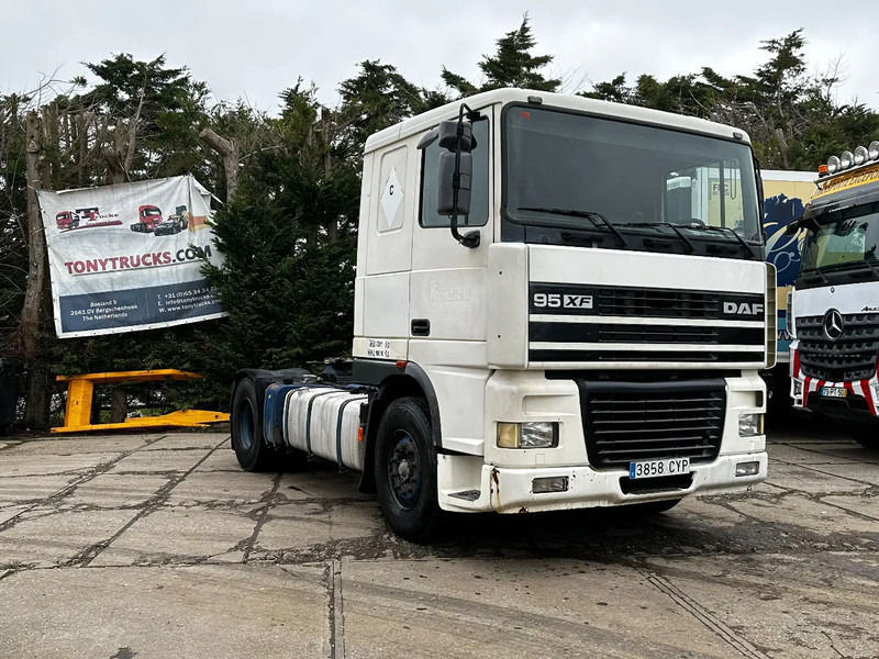 DAF XF 95.380 4X2 Tractor-unit Spring/Air ZF Manual Euro2 PTO - Тягач: фото 1 DAF XF 95.380 4X2 Tractor-unit Spring/Air ZF Manual Euro2 PTO - Тягач: фото 1
