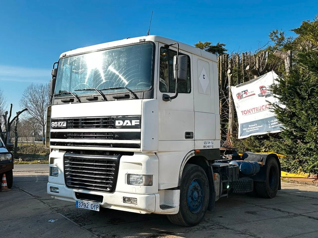 DAF XF 95.380 4X2 Tractor-unit Spring/Air ZF Manual - Тягач: фото 2 DAF XF 95.380 4X2 Tractor-unit Spring/Air ZF Manual - Тягач: фото 2