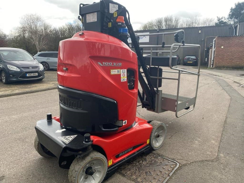 Manitou 100 VJR - Вертикальний щогловий підйомник: фото 3 Manitou 100 VJR - Вертикальний щогловий підйомник: фото 3