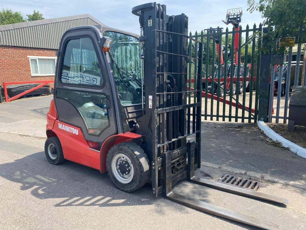 Manitou Mi25D - Дизельний навантажувач: фото 2 Manitou Mi25D - Дизельний навантажувач: фото 2
