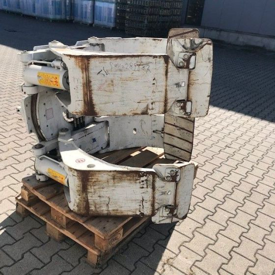 Cascade Rotating Roll clamp - Захват в категорії Вантажно-розвантажувальна техніка: фото 5 Cascade Rotating Roll clamp - Захват в категорії Вантажно-розвантажувальна техніка: фото 5