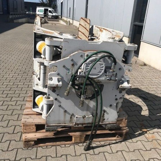 Cascade Rotating Roll clamp - Захват в категорії Вантажно-розвантажувальна техніка: фото 2 Cascade Rotating Roll clamp - Захват в категорії Вантажно-розвантажувальна техніка: фото 2