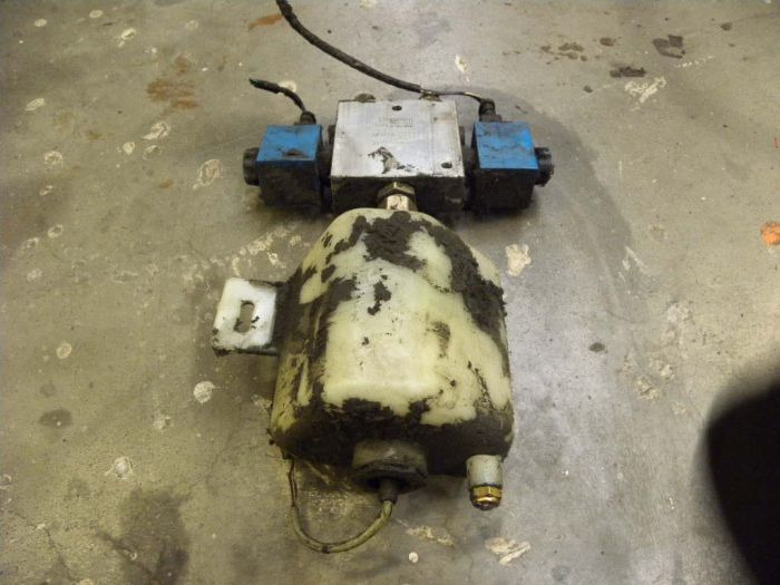 Control valve for Om Pimespo TSX20 - Гідравлічний клапан в категорії Вантажно-розвантажувальна техніка: фото 1 Control valve for Om Pimespo TSX20 - Гідравлічний клапан в категорії Вантажно-розвантажувальна техніка: фото 1