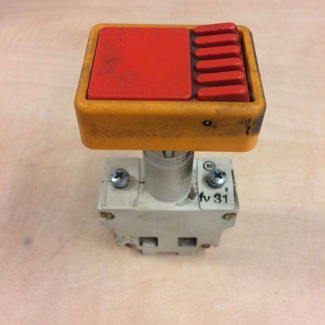 Emergency stop switch ERD 220 - Підрульовий перемикач в категорії Вантажно-розвантажувальна техніка: фото 1 Emergency stop switch ERD 220 - Підрульовий перемикач в категорії Вантажно-розвантажувальна техніка: фото 1