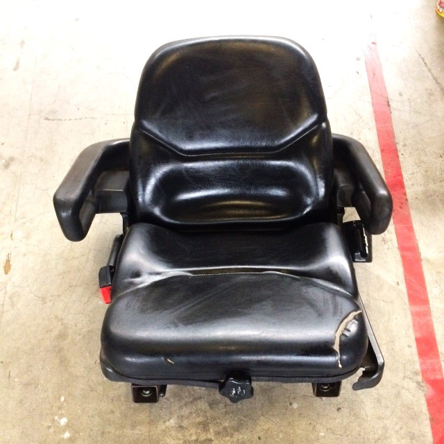 HYSTER seat for forklift - Кабіна й інтер'єр в категорії Вилкові навантажувачі: фото 1 HYSTER seat for forklift - Кабіна й інтер'єр в категорії Вилкові навантажувачі: фото 1